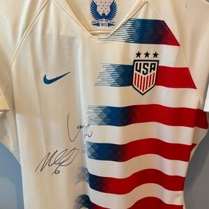 US Wome Official Signed Jersey